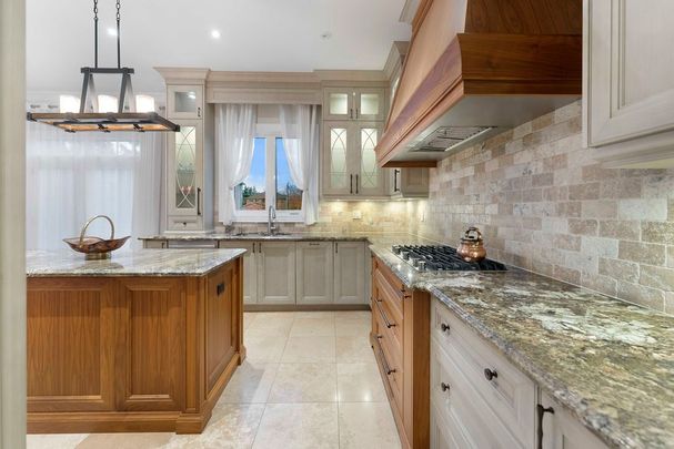 For Lease - 21 Day Lily Crescent, Richmond Hill, Ontario - Photo 1