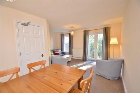 3 bedroom semi-detached house to rent - Photo 2