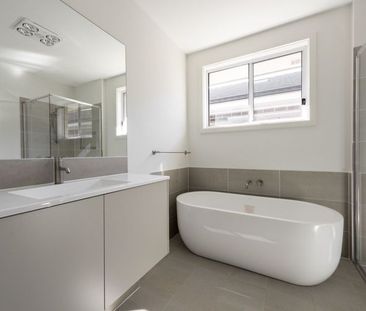 QUALITY BUILT, SPACIOUS HOME - Photo 4