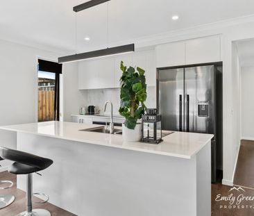 Near New 3 Bedroom Home – Modern, Spacious, and Conveniently Located - Photo 5