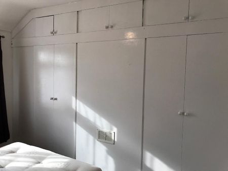 4 bedroom semi-detached house to rent - Photo 4