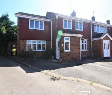 4 bedroom end of terrace house to rent - Photo 5