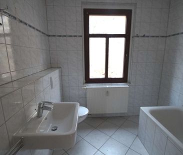 2-Zimmer-Wohnung mit BALKON, große Küche, Badewanne – frisch renoviert - Photo 4