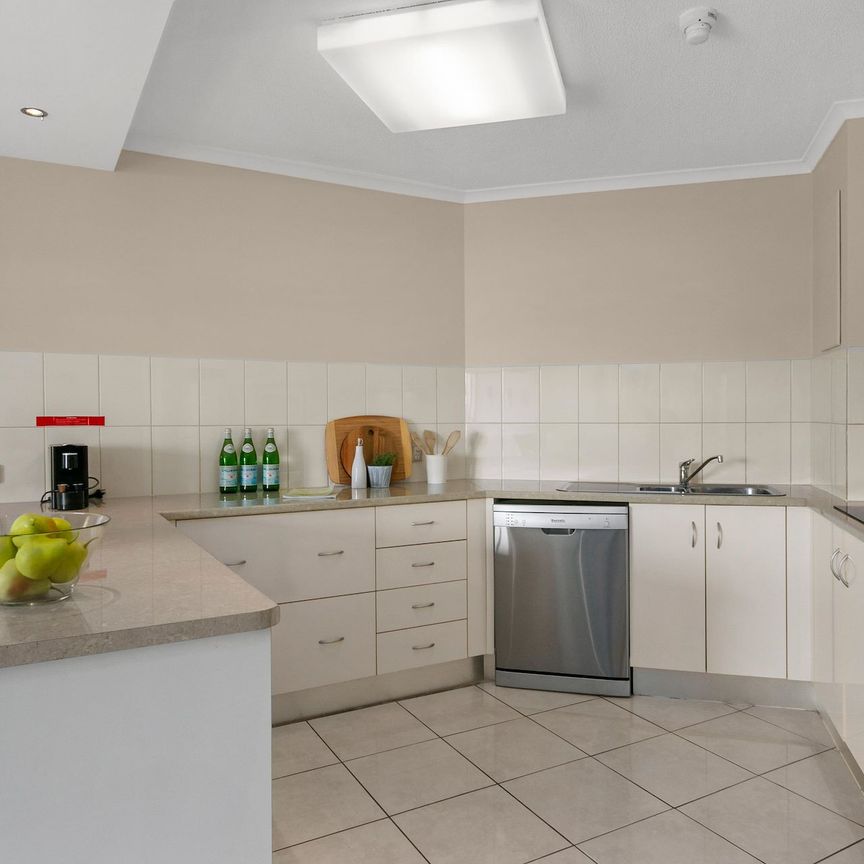 Unit 19/181 The Esplanade, Cairns North. - Photo 1