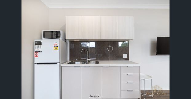 Large Furnished, self contained Unit - Including Bills! - Photo 1