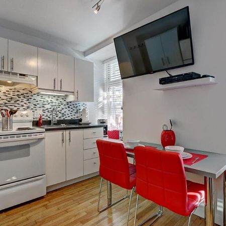 2 AVRIL- Studio fonctionnel en plein ♥ du Vieux-Québec - Photo 3