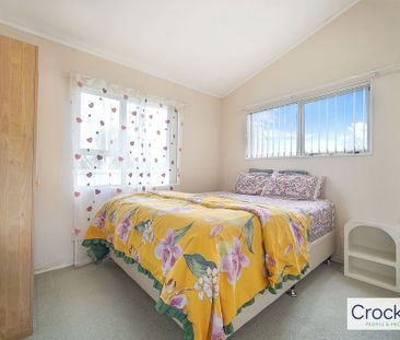 Warm & Cosy 2-Bedroom Unit with - Photo 2