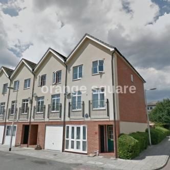 5 bedroom townhouse to rent - Photo 2