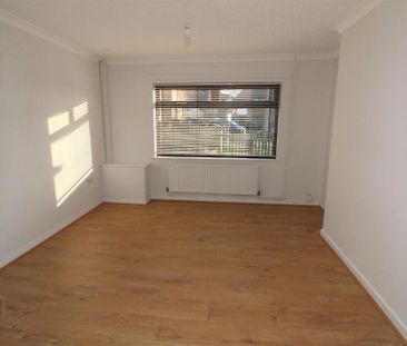 46 Queens Avenue, Newtownabbey, BT36 5HU - Photo 1