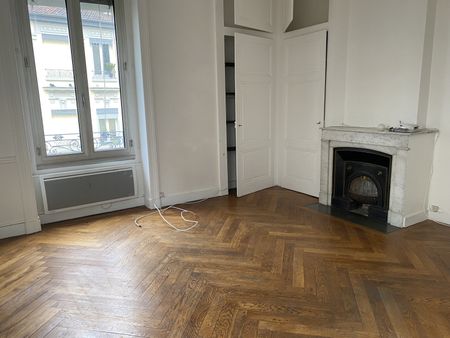 STUDIO - LYON 6ème - Photo 2