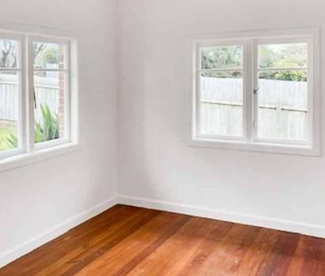Stand alone brick home! - Photo 4