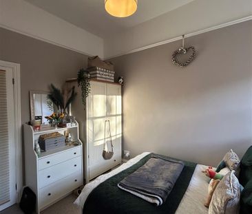 2 bed flat to rent in Chertsey Road, Bristol, BS6 - Photo 3