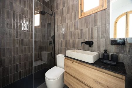 Carrer de Mallorca, Barcelona, Catalonia 08037 - Photo 3