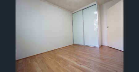 Two Bedroom Unit close to Macquarie University and Transportation. - Photo 2