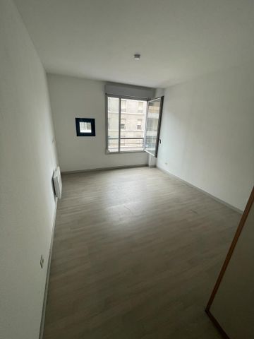 LOCATION d'un appartement T1 (20,1 m² Carrez) non meublé à LYON - Photo 5