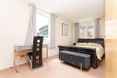 1 bedroom flat in Highbury - Photo 5