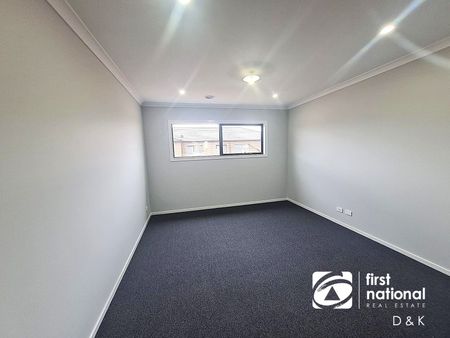 11 Prunus Crescent, 3336, Fraser Rise Vic - Photo 2