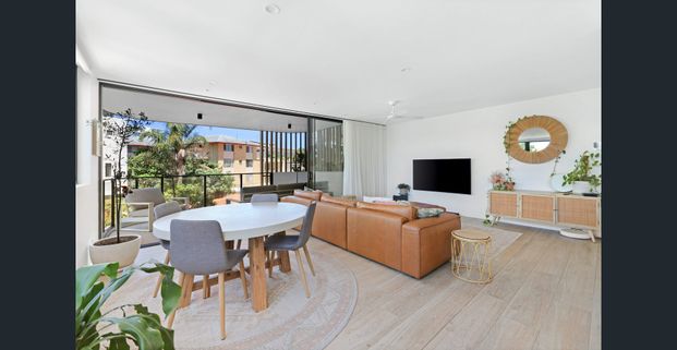 Luxury 3-Bedroom Apartment | Palm Beach Residences - Photo 1