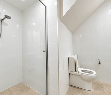 MODERN DOUBLE-STOREY APARTMENT IN A PRIME LOCATION OF STRATHFIELD S... - Photo 6