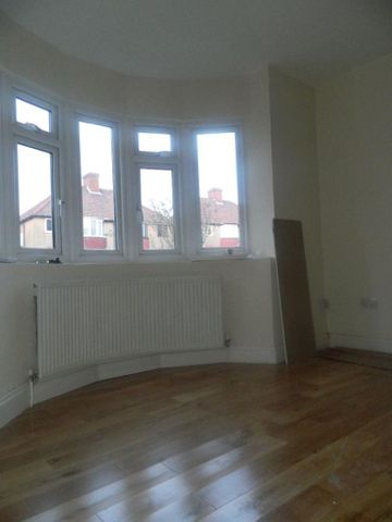 5 bedroom semi-detached house to rent - Photo 4