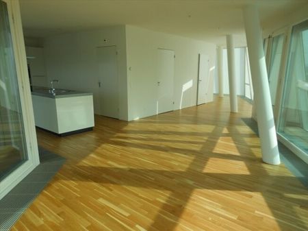 A crystal of steel and glass - Foto 5