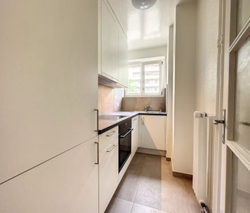 Bel appartement rénové de 2 pièces au 5ème étage - Photo 4