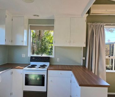 Charming 2BR townhouse in Marton! - Photo 2