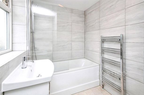 3 bedroom flat to rent - Photo 1