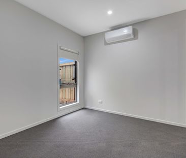 9 Fortress Street, Wyndham Vale VIC 3024 - House For Rent | Domain - Photo 3
