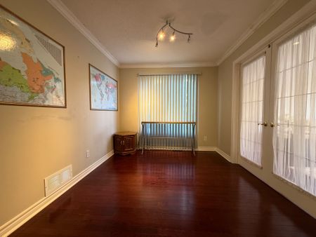 For Lease - 2 Kentsdale Drive, South of Baseline to Knoxdale, Ontario - Photo 4