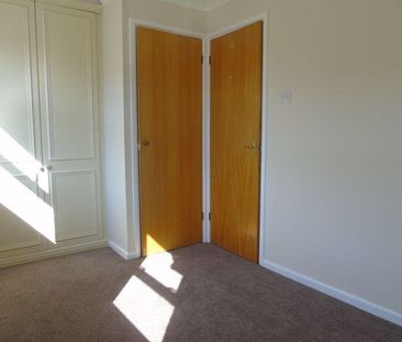 2 bedroom semi-detached house to rent - Photo 4