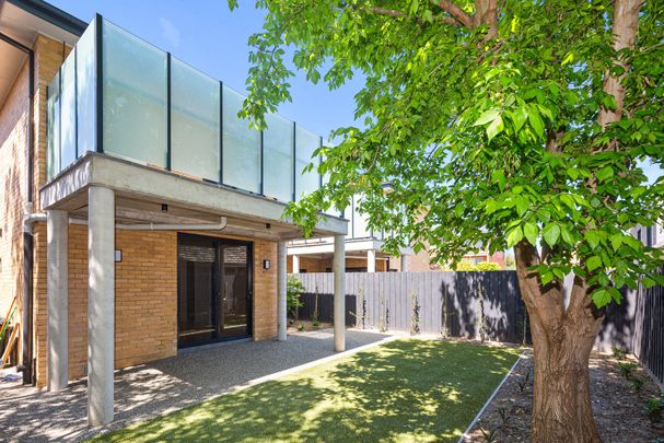 2/31 Peel Street, Kew VIC 3101 - Photo 1