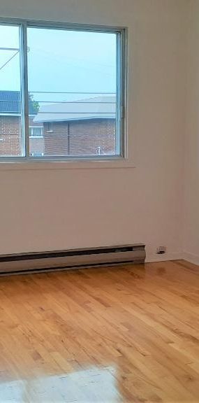 N-Rosemont Près Anjou/St.Léonard 4.5 au 2e Étage Triplex - Photo 1