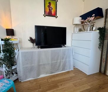 Room in a Shared House, Old Oak Road, W3 - Photo 1