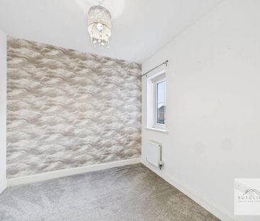 4 bedroom detached house to rent - Photo 2