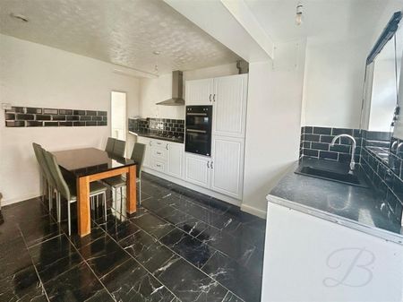 2 bedroom - Photo 2