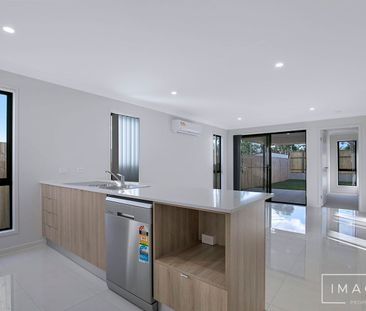 3 BEDROOM DUPLEX WITH YARD! - Photo 5