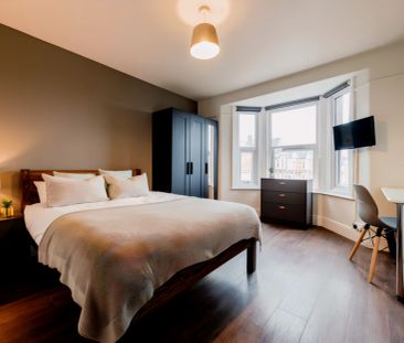 7 Bed 2 Bath - Photo 6