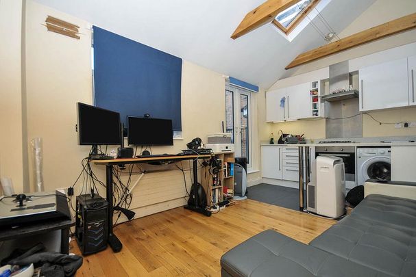 1 bedroom flat to rent - Photo 1