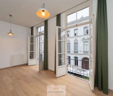 Luxueus ruim twee-slaapkamer appartement in Herenhuis - centrum Gent - Photo 2