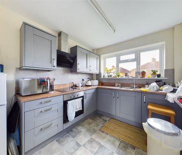 3 bedroom semi-detached house to rent - Photo 5