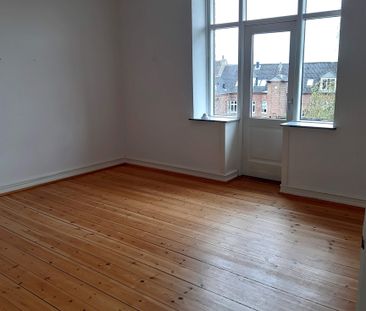 Dejlig 3-værelses med flotte detaljer - Photo 4