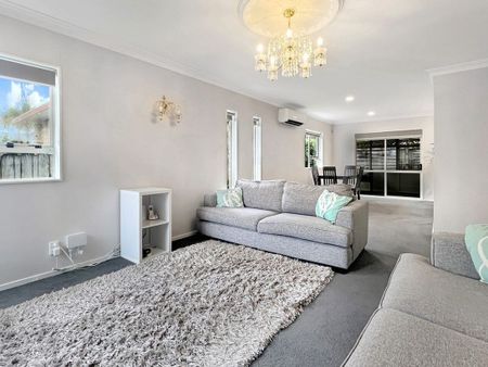 12 Stewart Gibson Road, The Gardens, Auckland - Photo 2