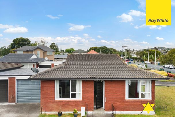 Two Bedroom and One Bathroom Unit in New Lynn! - Photo 1