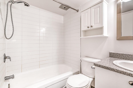 Deluxe Room - Place Du Boulevard (Males Only) - Photo 4