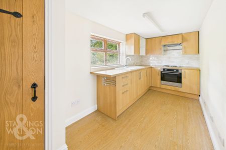 The Green, Freethorpe, Norwich - Photo 5