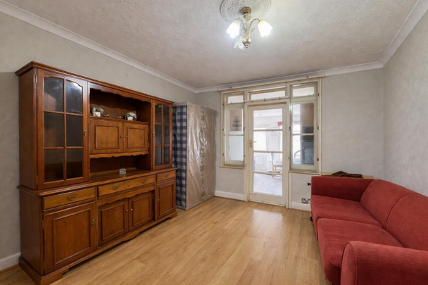 Mornington Crescent, Hounslow - Photo 1