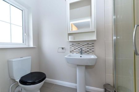 12a Gransha Chase, Dundonald, Belfast, BT16 2FE - Photo 3
