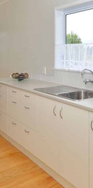 Tidy 3-Bedroom Home in Handy Manurewa Location - Photo 1