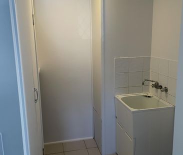 Ground Floor Three Bedroom Unit in Mooloolaba - Photo 1